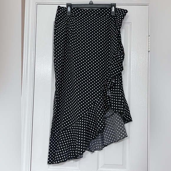 Nasty Gal Asymmetrical Skirt - Picture 2 of 3